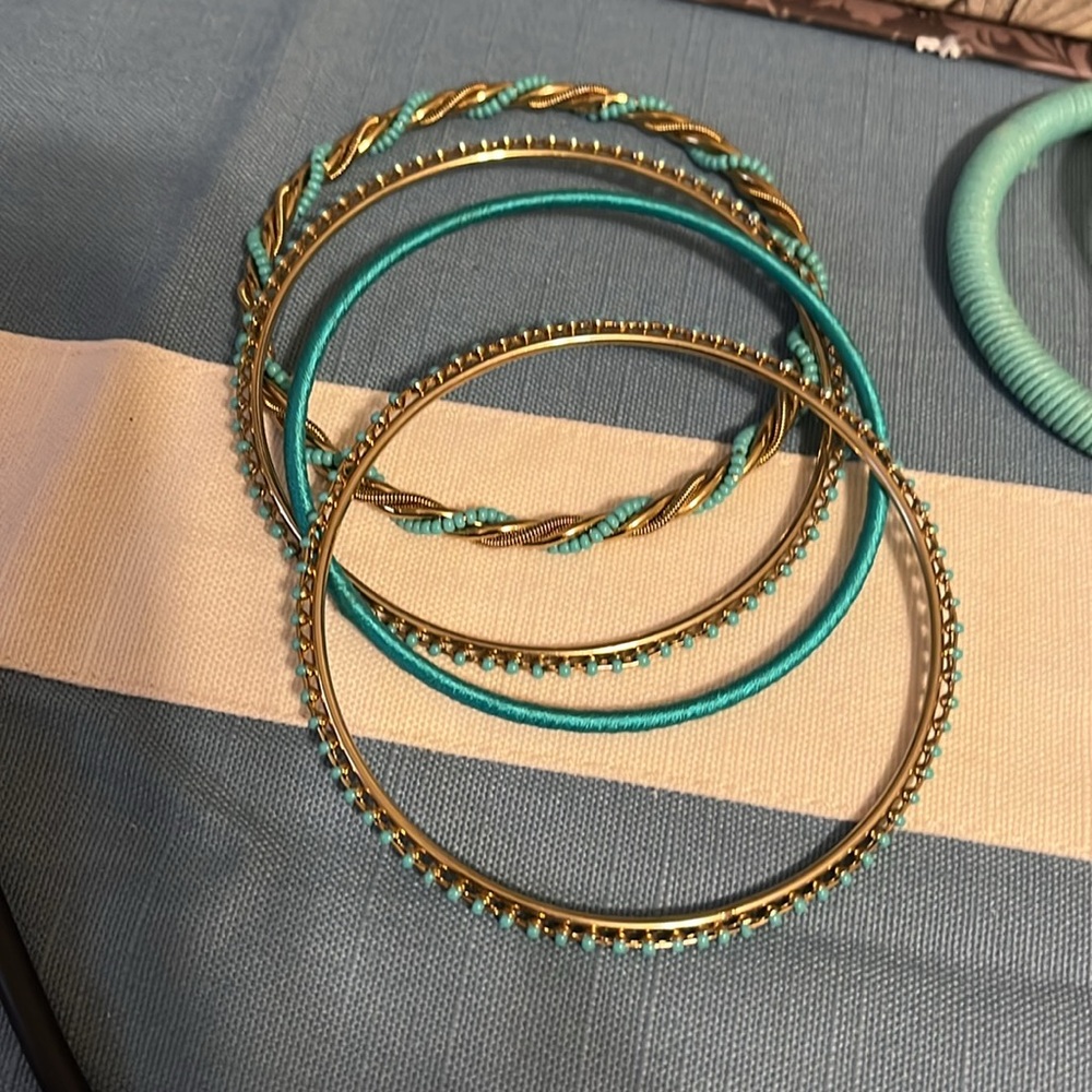 Shades of blue green bracelet lot, 9 pieces total - Picture 7 of 11